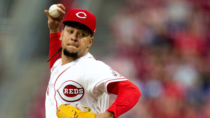 Cincinnati Reds starting pitcher Luis Castillo (58) delivers a pitch. Cincinnati Reds starting pitcher Luis Castillo (58) delivers a pitch.
