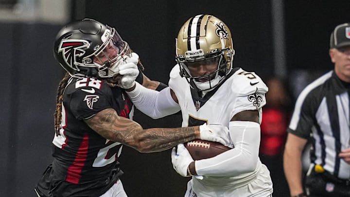 Sep 11, 2022; Atlanta, Georgia, USA; New Orleans Saints wide receiver Jarvis Landry (5) runs against