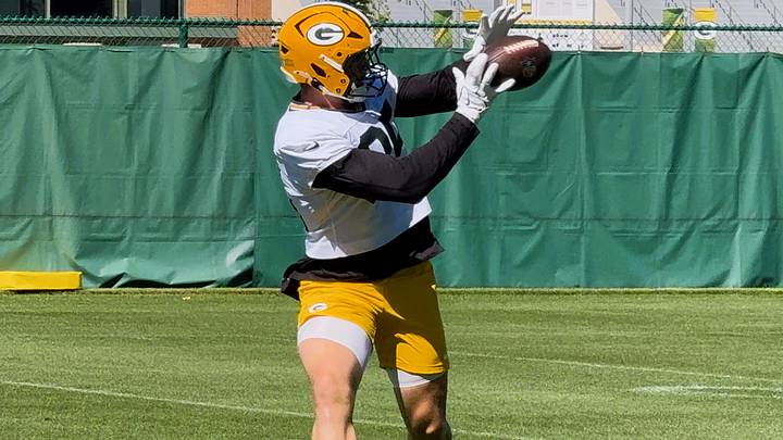 Tucker Kraft catches a pass at practice.