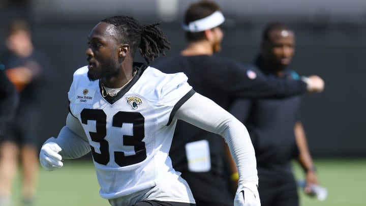 Jacksonville Jaguars linebacker Devin Lloyd (33) during the organized team activity session Monday, June 3, 2024 at EverBank StadiumÕs Miller Electric Center in Jacksonville, Fla. [Bob Self/Florida Times-Union]