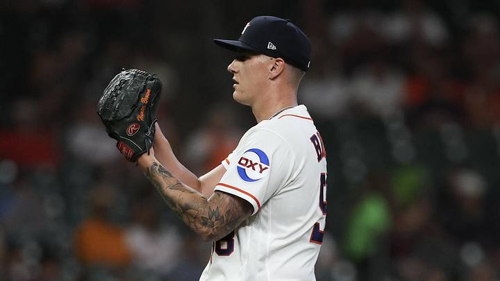 Mar 31, 2026; Houston, Texas, USA; Houston Astros starting pitcher Hunter Brown (58) pitches against the Boston Red Sox in the first inning at Daikin Park. Mar 31, 2026; Houston, Texas, USA; Houston Astros starting pitcher Hunter Brown (58) pitches against the Boston Red Sox in the first inning at Daikin Park.