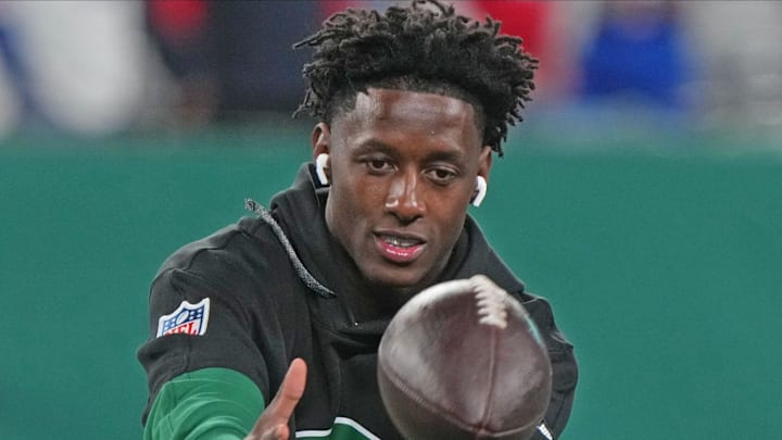 East Rutherford, NJ -- October 14, 2024 -- Sauce Gardner of the Jets during pre game warm ups. The Buffalo Bills came to MetLife Stadium to play the NY Jets. The Jets played their first game under new interim head coach Jeff Ulbrich. East Rutherford, NJ -- October 14, 2024 -- Sauce Gardner of the Jets during pre game warm ups. The Buffalo Bills came to MetLife Stadium to play the NY Jets. The Jets played their first game under new interim head coach Jeff Ulbrich.