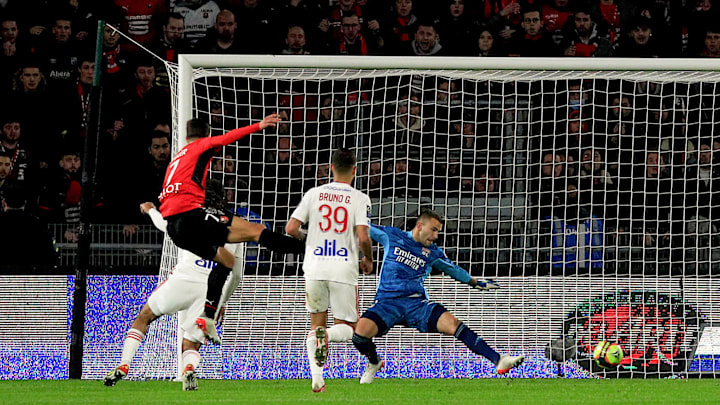 Rennes s'offre l'OL (1-0).