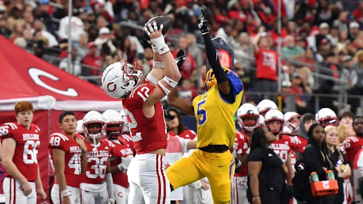Carthage's Carson Crawford makes a catch during the 4A DII UIL Texas State Football Championship game against Waco La Vega on Friday, December 20, 2024 at AT&T Stadium in Arlington.