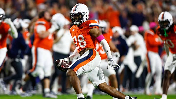 Donavon Platt celebrates an interception against Washington State, Oct. 18, 2025. Donavon Platt celebrates an interception against Washington State, Oct. 18, 2025.