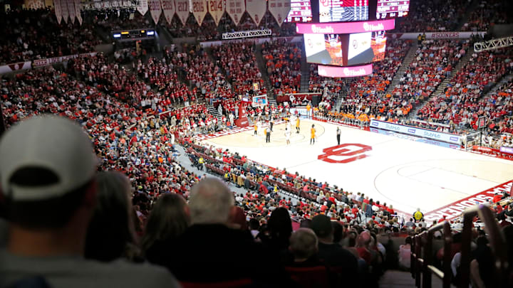 The Lloyd Noble Center