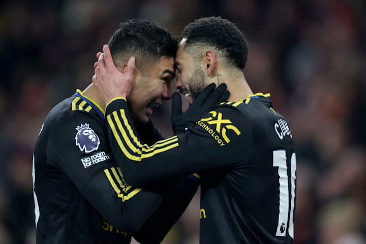 คาเซมิโร่และมาเธอุส คูนญ่าในการเฉลิมฉลอง