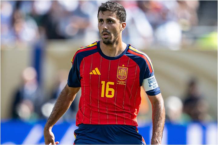 Rodri looking on in the World Cup final. 