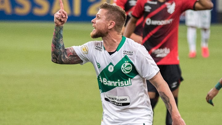 Equipe de Caxias do Sul, do zagueiro Rafael Forster, estreia na Copa do Brasil