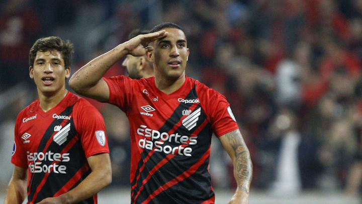 Athletico-PR atravessa momento positivo na temporada