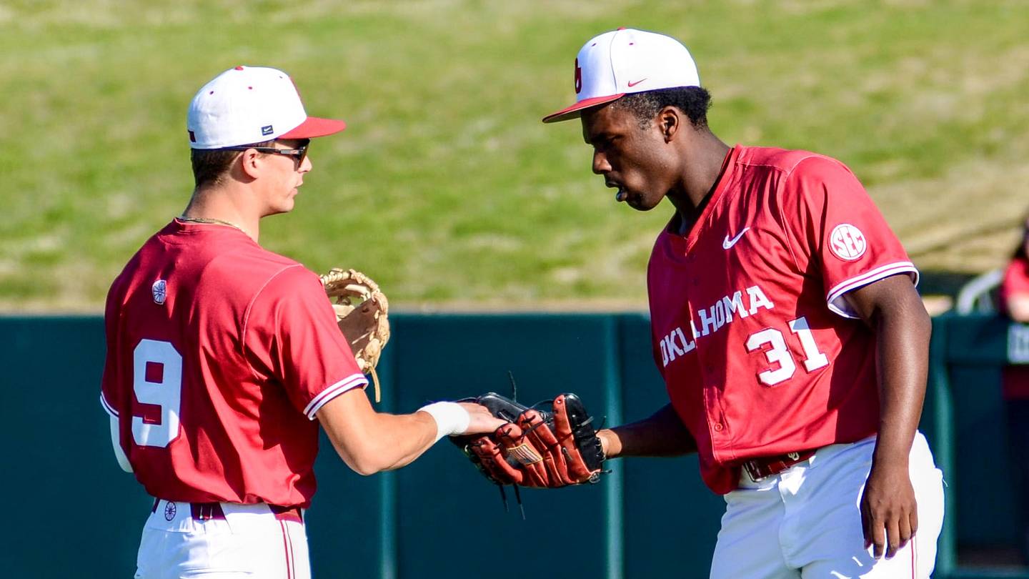 No. 24 Oklahoma Looking to 'Continue to Attack' in Series at No. 17 Arkansas