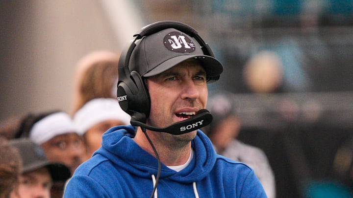 Indianapolis Colts head coach Shane Steichen coaches