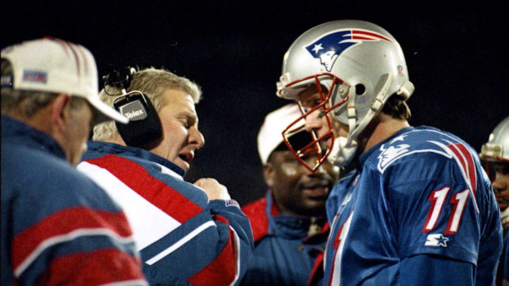 ORG XMIT:  Pats head coach Bill Parcells confers on the sideline with  quarterback Drew Bledsoe
