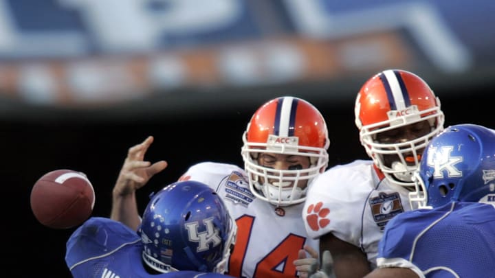 NCAA Football - Gaylord Hotels Music City Bowl - Clemson vs Kentucky - December 29, 2006