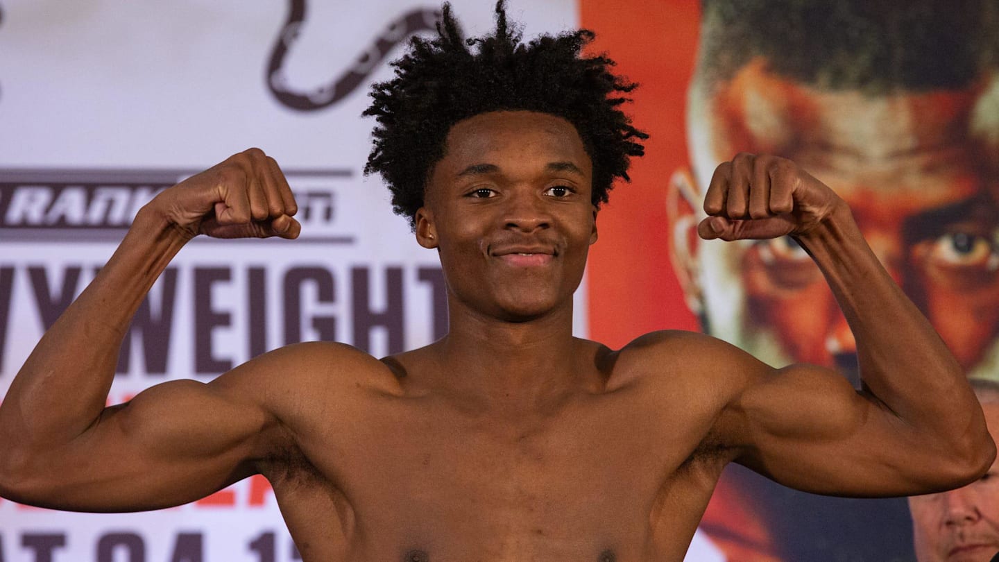 Abdullah Mason Books First WBO Lightweight Title Defense in Hometown