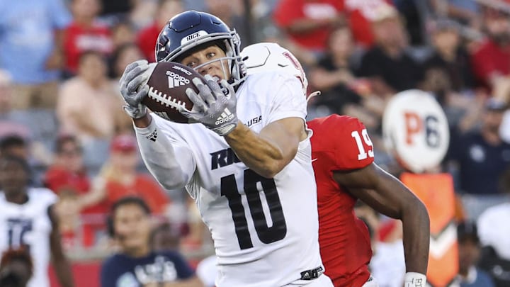 Sep 24, 2022; Houston, Texas, USA; Rice Owls wide receiver Luke McCaffrey (10) makes a reception against Houston. 
