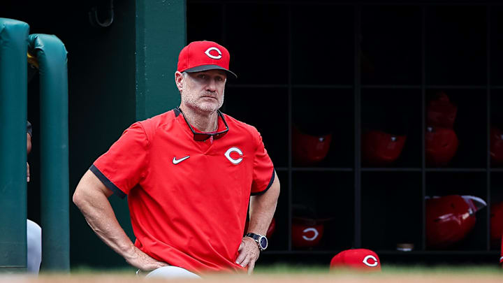 Cincinnati Reds manager David Bell (25) looks on.