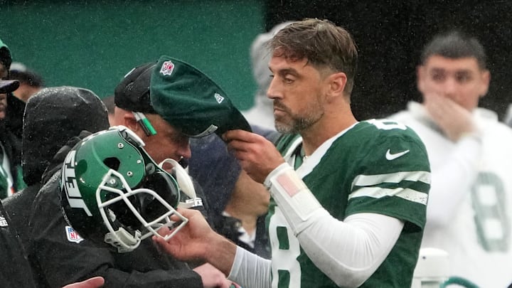 Sep 29, 2024; East Rutherford, New Jersey, USA; New York Jets quarterback Aaron Rodgers (8) on the sidelines after theh Jets failed to score on the Denver Broncos late in the fourth quarter at MetLife Stadium. Mandatory Credit: Robert Deutsch-Imagn Images Sep 29, 2024; East Rutherford, New Jersey, USA; New York Jets quarterback Aaron Rodgers (8) on the sidelines after theh Jets failed to score on the Denver Broncos late in the fourth quarter at MetLife Stadium. Mandatory Credit: Robert Deutsch-Imagn Images