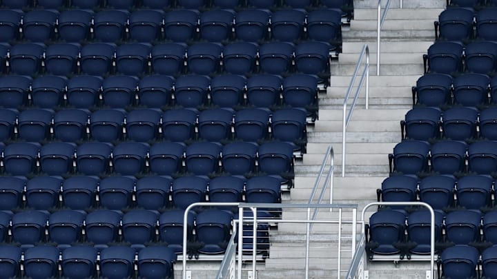 The Bears stadium controversy rolls on with deadlines approaching at month's end.