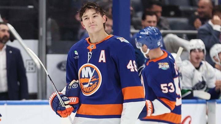 Oct 13, 2026; Elmont, New York, USA; New York Islanders defenseman Matthew Schaefer (48) checks back into the game following a timeout in the third period against the Vancouver Canucks at UBS Arena. Mandatory Credit: Wendell Cruz-Imagn Images Oct 13, 2026; Elmont, New York, USA; New York Islanders defenseman Matthew Schaefer (48) checks back into the game following a timeout in the third period against the Vancouver Canucks at UBS Arena. Mandatory Credit: Wendell Cruz-Imagn Images