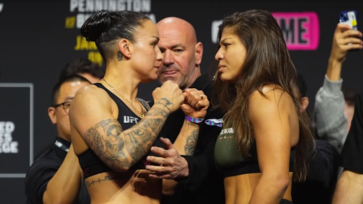Raquel Pennington vs. Mayra Bueno Silva