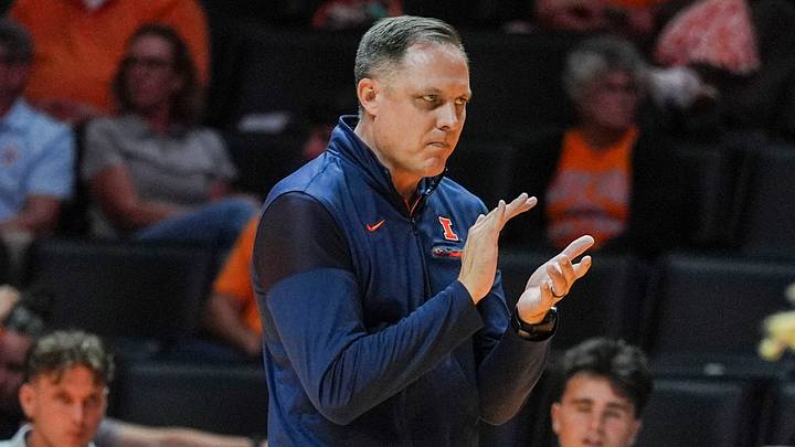 Illinois volleyball coach Chris Tamas claps during a NCAA volleyball game between Tennessee and Illinois at Thompson-Boling Arena at Food City Center in Knoxville, Tenn., on Sept. 1, 2026. Illinois volleyball coach Chris Tamas claps during a NCAA volleyball game between Tennessee and Illinois at Thompson-Boling Arena at Food City Center in Knoxville, Tenn., on Sept. 1, 2026.