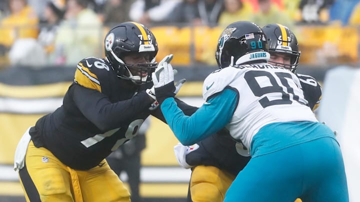 Pittsburgh Steelers guard James Daniels (78) blocks at the line of scrimmage against Jacksonville Jaguars defensive end Angelo Blackson (90) during the fourth quarter at Acrisure Stadium. 