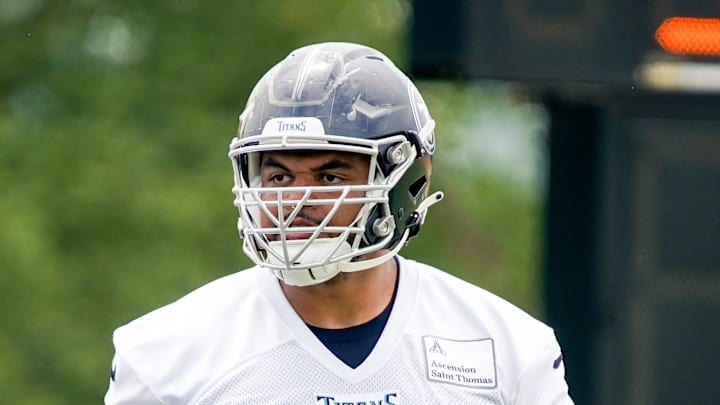 Tennessee Titans offensive tackle Andre Dillard (71)