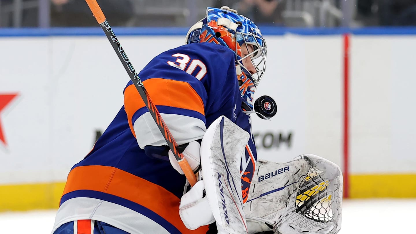 The NY Islanders fire goaltending coach Piero Greco and promote Sergei Naumov