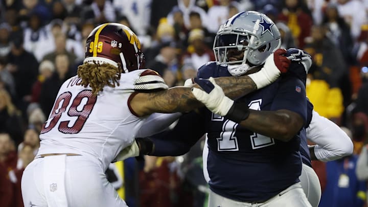 Jan 8, 2023; Landover, Maryland, USA; Dallas Cowboys offensive tackle Jason Peters (71) blocks
