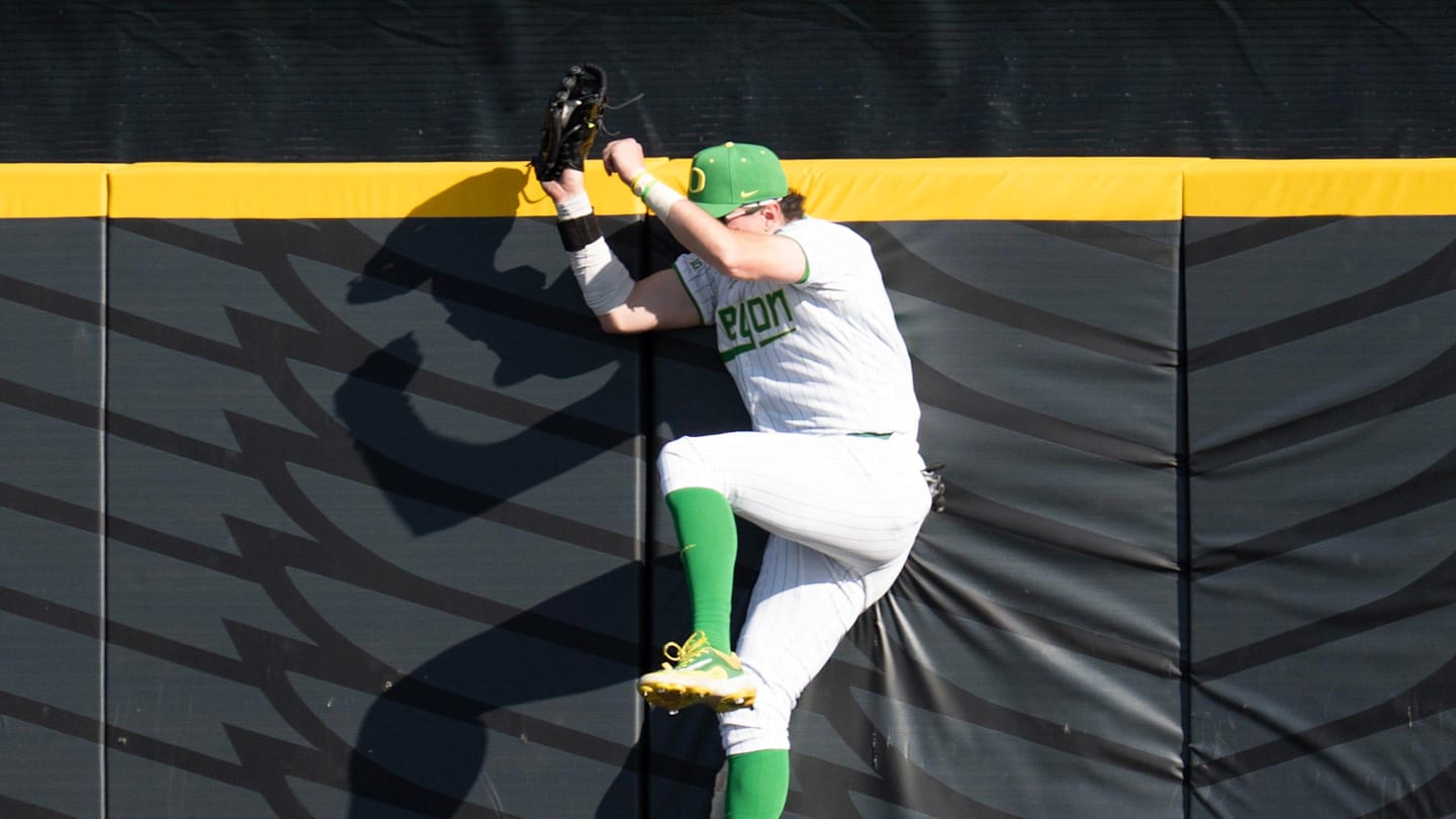 Oregon Ducks News: McCoy sends heartfelt message, Ducks drive toward CWS, 4-star QB sets visit