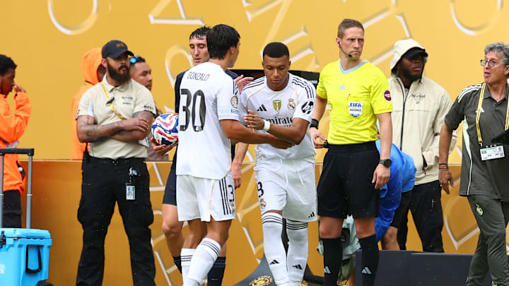 Real Madrid CF v Juventus Turin: Round Of 16 - FIFA Club World Cup 2025