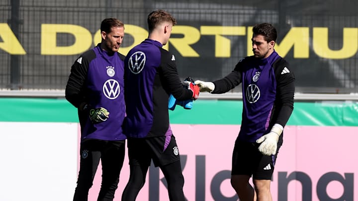 Stefan Ortega (r.) mit Alexander Nübel (m.) und Oliver Baumann