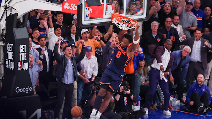 New York Knicks forward OG Anunoby dunks the ball as fans celebrate in the second half. Mandatory Credit: Vincent Carchietta-Imagn Images New York Knicks forward OG Anunoby dunks the ball as fans celebrate in the second half. Mandatory Credit: Vincent Carchietta-Imagn Images