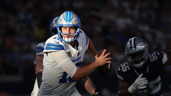 Detroit Lions quarterback Jared Goff (16).