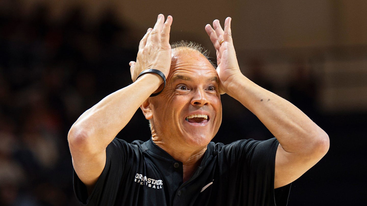 Second Half Collapse Hands Oregon State Women Third Loss in a Row