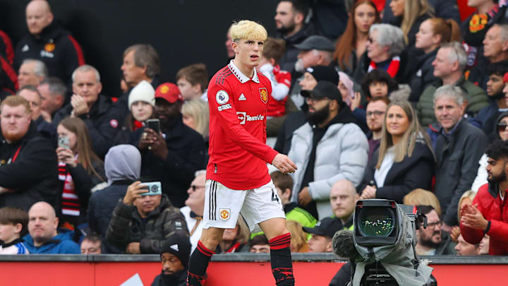 Manchester United v Southampton FC - Premier League