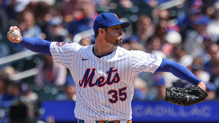 Apr 20, 2025; New York City, New York, USA; New York Mets starting pitcher Clay Holmes (35) delivers a pitch during the first inning against the St. Louis Cardinals at Citi Field. Mandatory Credit: Vincent Carchietta-Imagn Images Apr 20, 2025; New York City, New York, USA; New York Mets starting pitcher Clay Holmes (35) delivers a pitch during the first inning against the St. Louis Cardinals at Citi Field. Mandatory Credit: Vincent Carchietta-Imagn Images