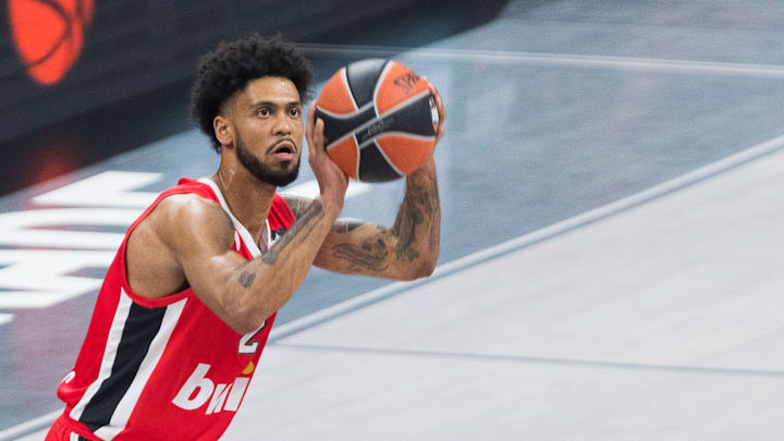 Tyler Dorsey, Greece, Dallas Mavericks