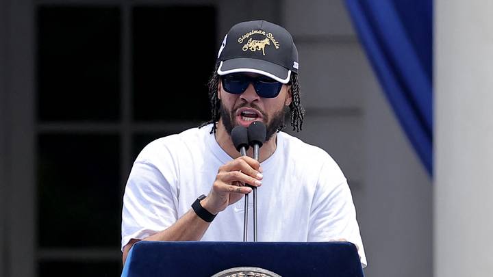 Jun 18, 2026; New York, NY, USA; New York Knicks guard and finals MVP Jalen Brunson speaks during a ceremony at New York City Hall following the Knicks NBA championship parade. Mandatory Credit: Brad Penner-Imagn Images Jun 18, 2026; New York, NY, USA; New York Knicks guard and finals MVP Jalen Brunson speaks during a ceremony at New York City Hall following the Knicks NBA championship parade. Mandatory Credit: Brad Penner-Imagn Images