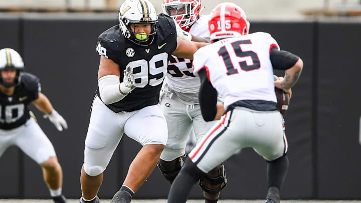 Former Vanderbilt defensive lineman Devin Lee (99), shown here against Georgia, is one of six d-linemen to join USF through the Transfer Portal after last season.