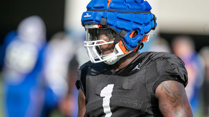 A Florida Gators edge intends to transfer