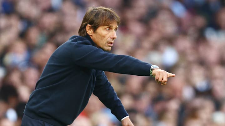 O técnico de 53 anos tem contrato com os Spurs até o fim da temporada