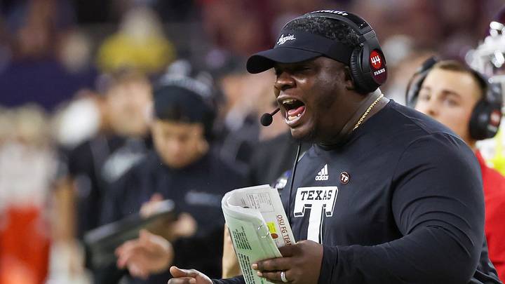 Dec 27, 2023; Houston, TX, USA; Texas A&M Aggies head coach Elijah Robinson argues a call while playing against the Oklahoma State Cowboys in the second quarter at NRG Stadium. Mandatory Credit: Thomas Shea-USA TODAY Sports Dec 27, 2023; Houston, TX, USA; Texas A&M Aggies head coach Elijah Robinson argues a call while playing against the Oklahoma State Cowboys in the second quarter at NRG Stadium. Mandatory Credit: Thomas Shea-USA TODAY Sports