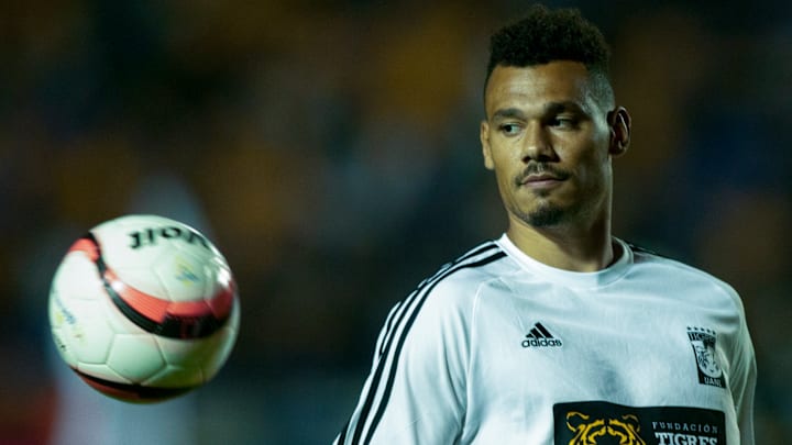 El francés Timothée Kolodziejczak fue campeón de Liga MX con Tigres, sin embargo, su paso por el equipo fue muy breve, ya que sólo jugó ocho duelos. El francés Timothée Kolodziejczak fue campeón de Liga MX con Tigres, sin embargo, su paso por el equipo fue muy breve, ya que sólo jugó ocho duelos.