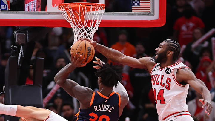 New York Knicks v Chicago Bulls