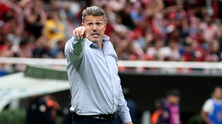 Óscar García sigue sin tener buenos resultados con Chivas 