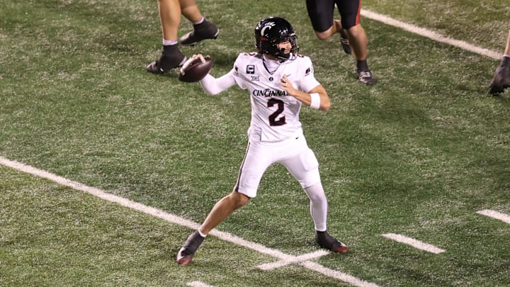 Nov 1, 2025; Salt Lake City, Utah, USA; Cincinnati Bearcats quarterback Brendan Sorsby (2) passes the ball against the Utah Utes during the third quarter at Rice-Eccles Stadium. Mandatory Credit: Rob Gray-Imagn Images Nov 1, 2025; Salt Lake City, Utah, USA; Cincinnati Bearcats quarterback Brendan Sorsby (2) passes the ball against the Utah Utes during the third quarter at Rice-Eccles Stadium. Mandatory Credit: Rob Gray-Imagn Images