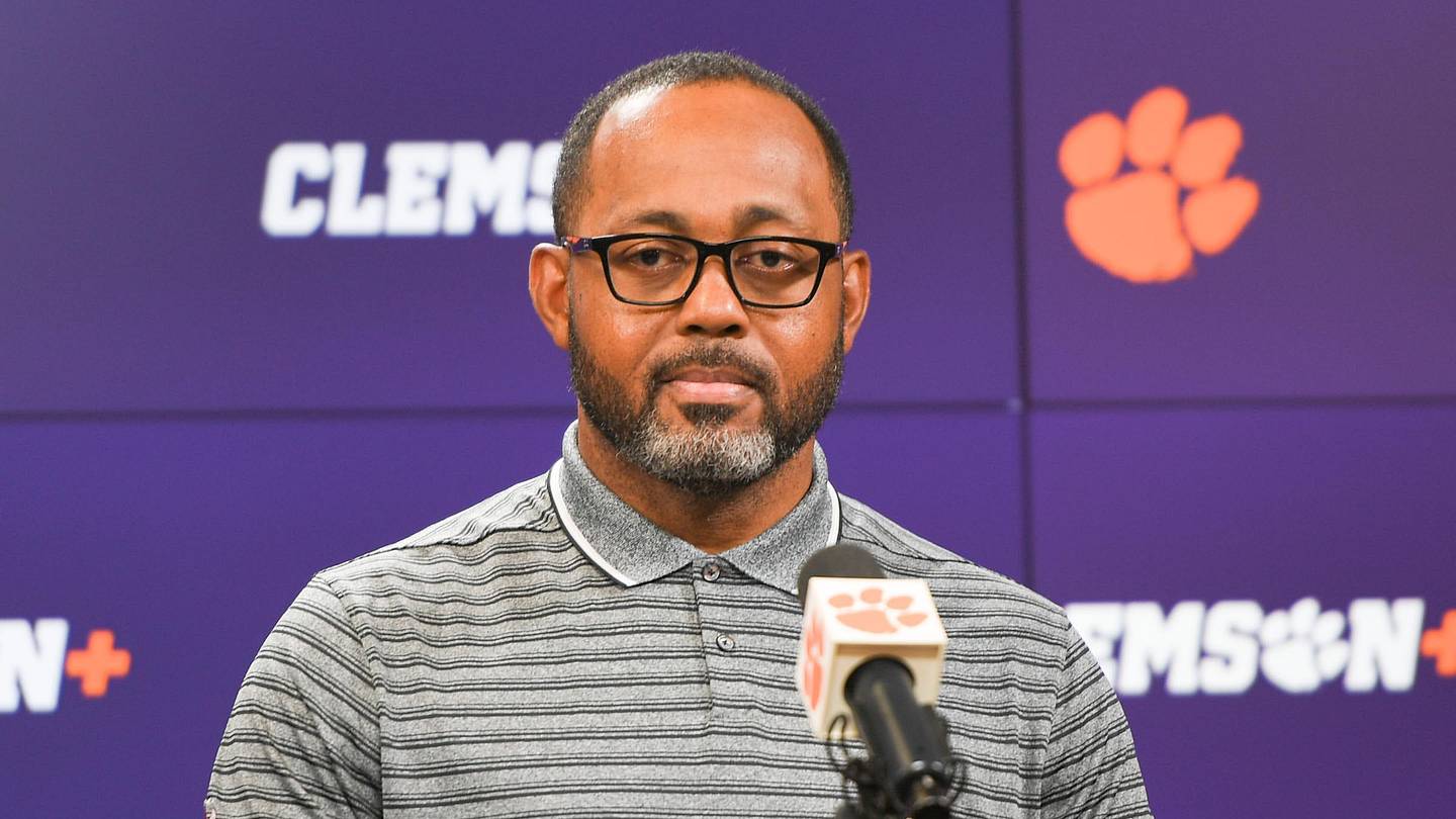 Clemson Misses on Three-Star Cornerback, Chooses SEC Program