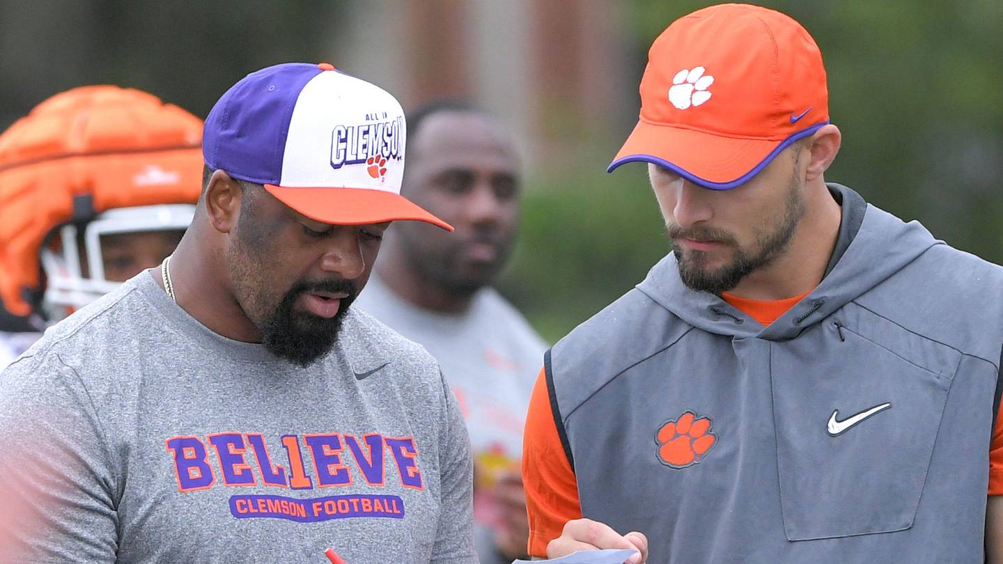 2027 Clemson Commit Continues to Showout at National Showcases